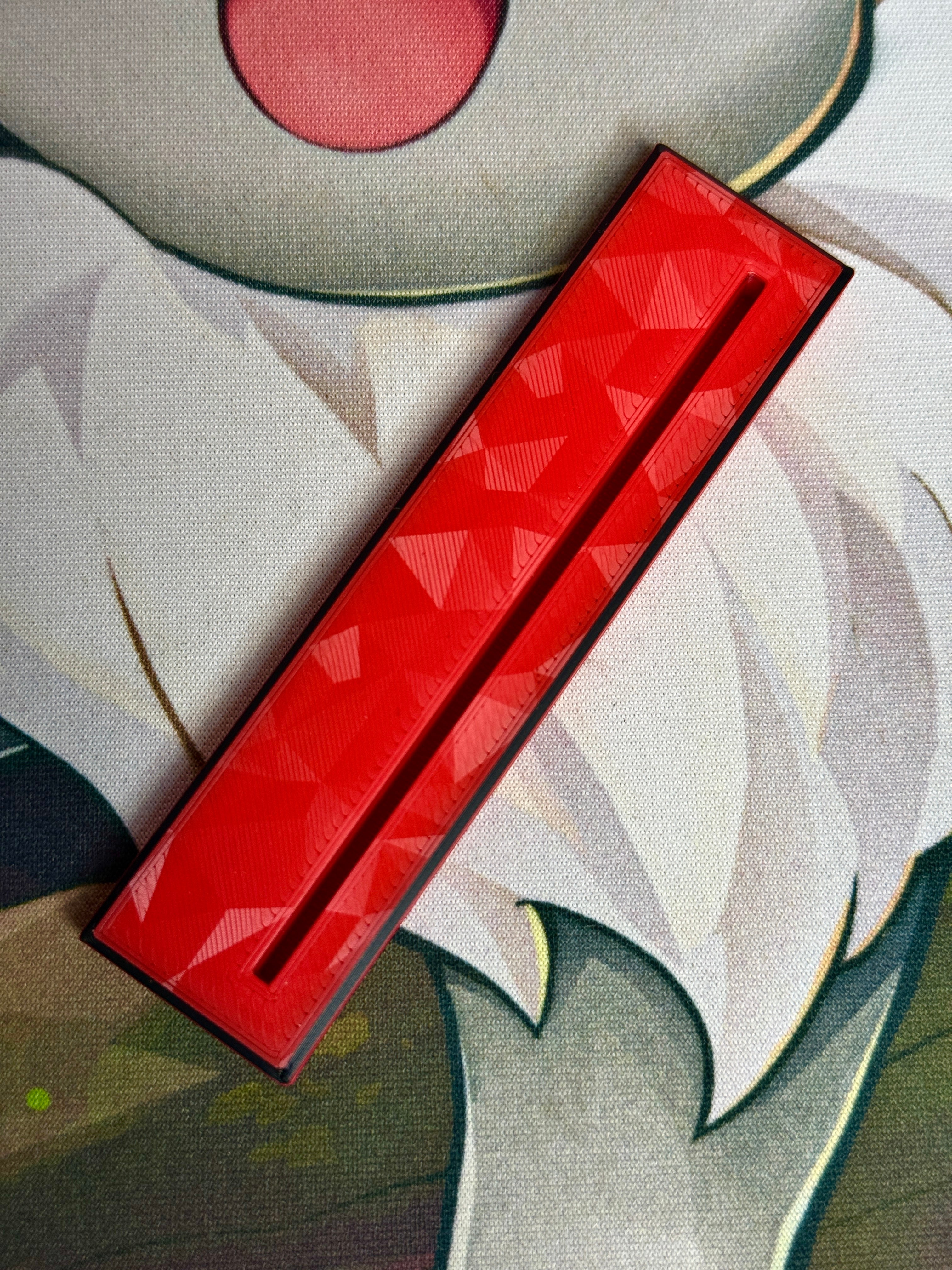 Toploader Aufsteller Rot/Schwarz - Für alle gängigen TCGs (2er Set)