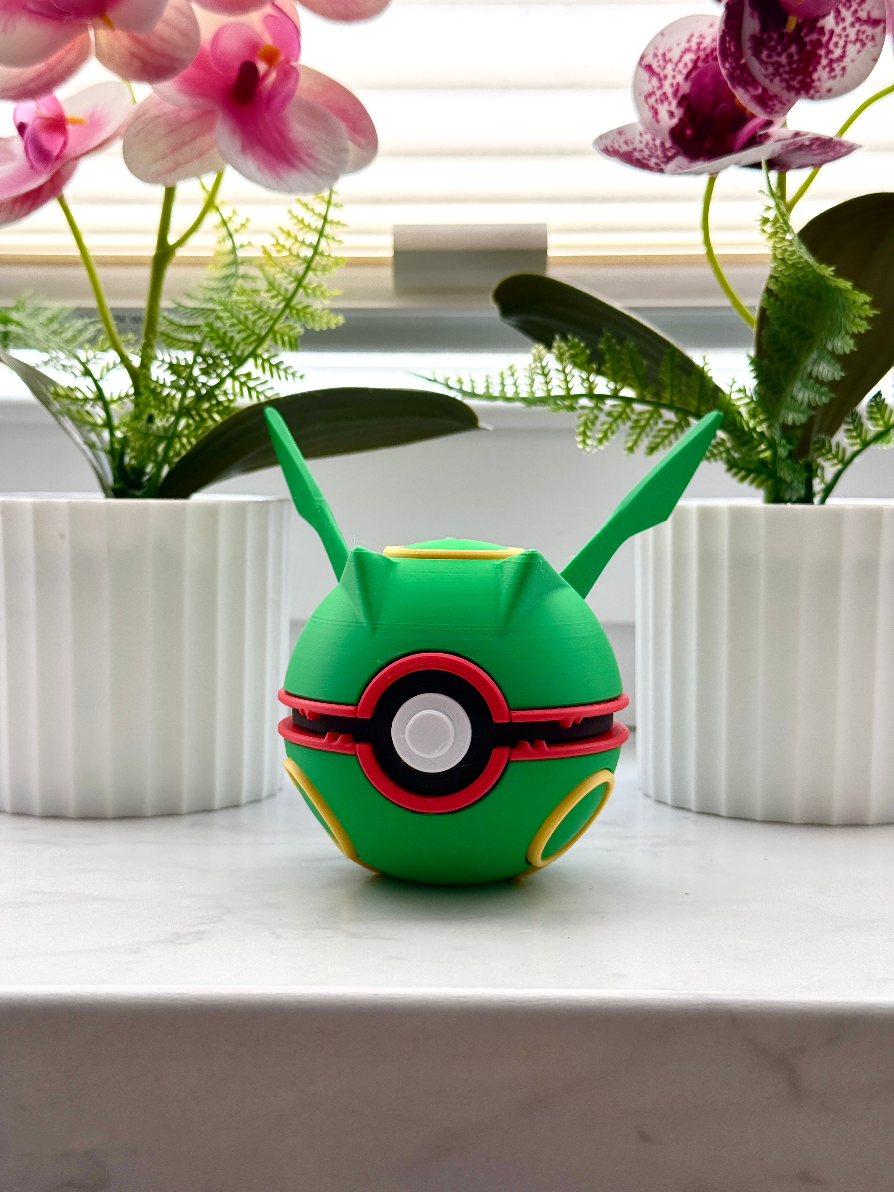 Rayquaza Monsterball #384 | 3D-Druck Figur |
Dekoratives Sammlerstück | Fan-Made