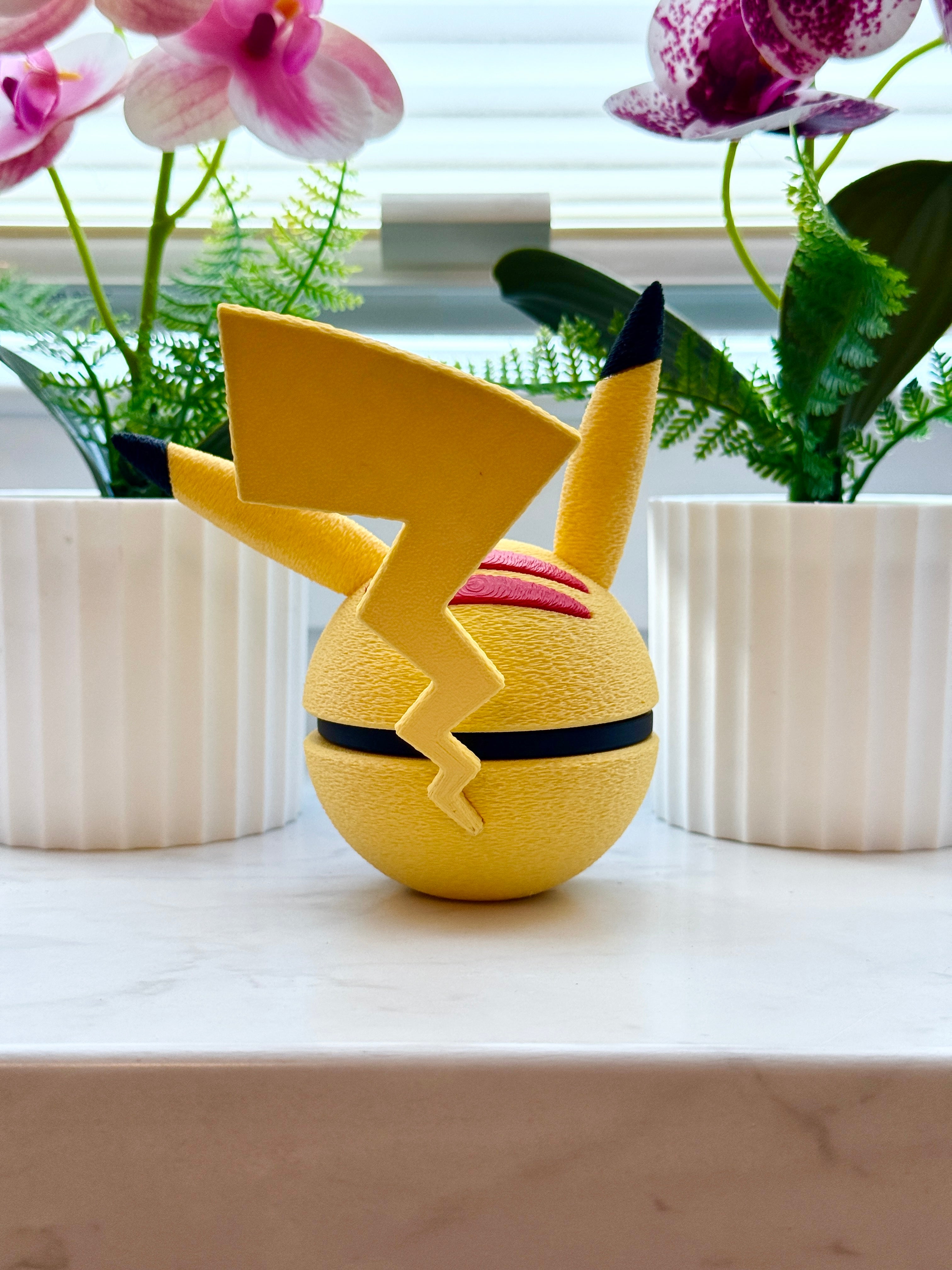 Pikachu Monsterball #025 | 3D-Druck Figur | Dekoratives Sammlerstück | Fan-Made